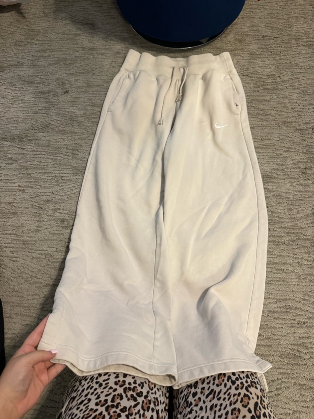Nike Cream Drawstring Fleece Joggers (forgot to take a picture of the back)